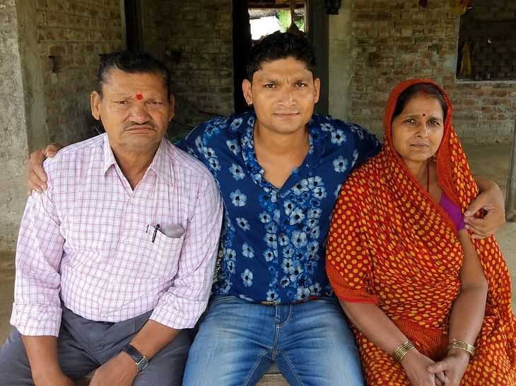 अभिनेता कुमार आर्यन ने पिता की पुण्यतिथि पर लिखी कविता; बोले - संघर्षों ने नहीं हराया