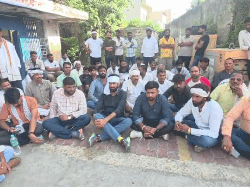 जगन गुर्जर का बेटा बोला-घर में घुसकर मारना जानता हूं:  धरने पर बैठे परिवार वाले, कहा- जेल में छोटे भाई की जान को भी खतरा – Ajmer News