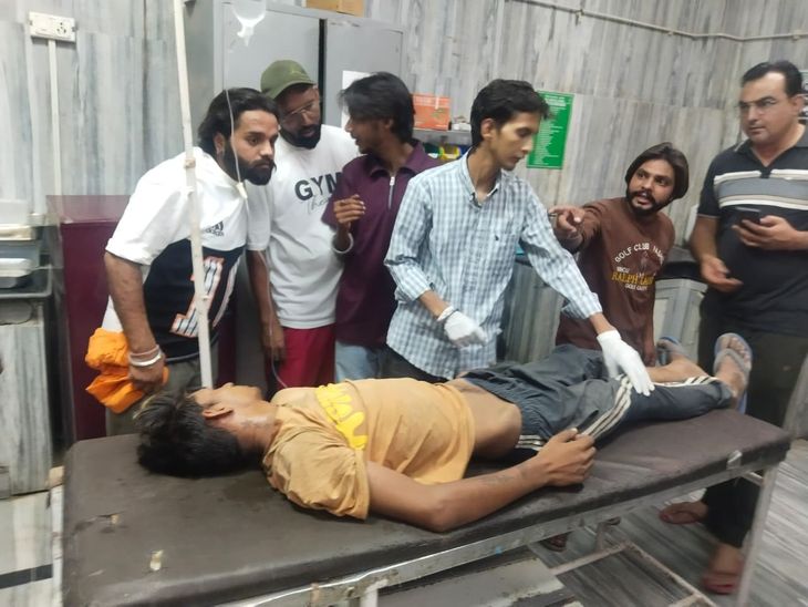 अबोहर में पुल पर बाइक-ऑटो की टक्कर:  हादसे में 20 वर्षीय युवक की मौत; दो लोग गंभीर रूप से घायल – Abohar News