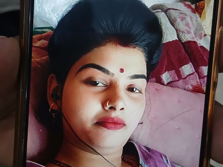 गोपालगंज में महिला को सांप ने डसा; शौचालय की छत से गिरा सांप; इलाज के दौरान मौत