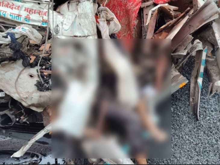 बुंदेलखंड एक्सप्रेसवे हादसा; जालौन में क्लीनर की मौत; चालक गंभीर घायल