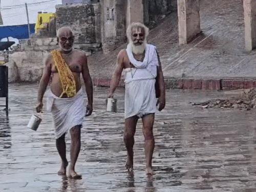 वाराणसी में मानसून की दस्तक; 24 घंटे में तेज बारिश; जून में 15 साल का सूखा