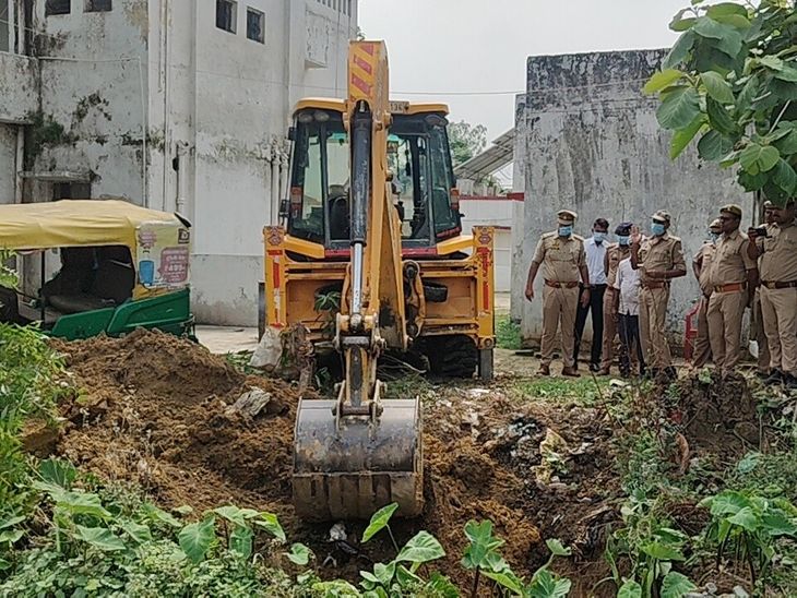 महराजगंज में 929 लीटर अवैध शराब नष्ट; 100 मुकदमों से जुड़ी कार्रवाई