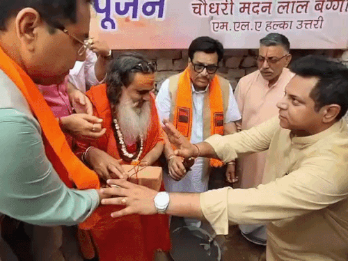 चुनाव से पहले शहरों में AAP का ‘सनातन कार्ड’:  लुधियाना में सनातन भवन का भूमि पूजन; सिसोदिया-अरोड़ा और बग्गा संकीर्तन में रहे मौजूद – Ludhiana News