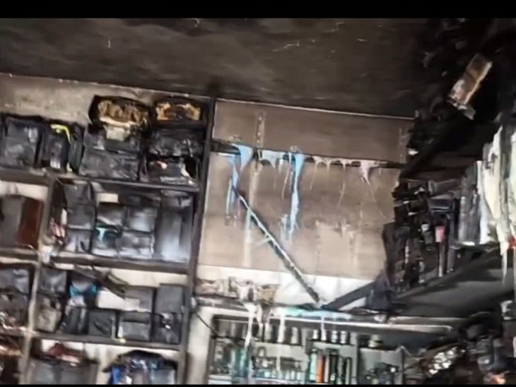 गुरदासपुर में देर रात तीन दुकानों में आग:  लाखों का नुकसान, दुकानदार ने जताई साजिश की आशंका; पुलिस जांच में जुटी – Batala News