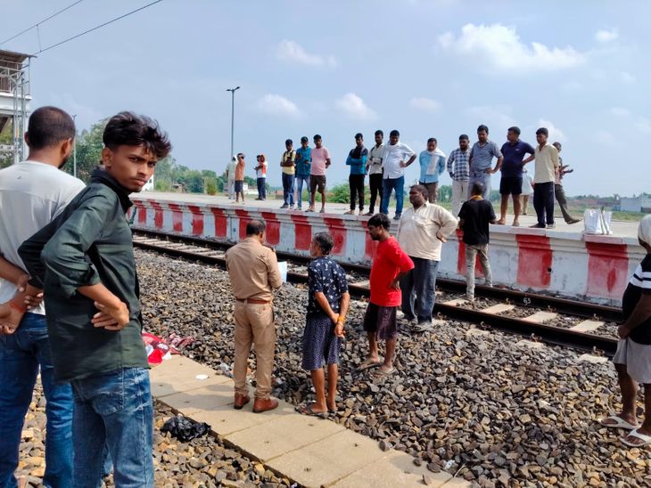 मऊ में 65 वर्षीय व्यक्ति की ट्रेन से कटकर मौत; रतनपुरा रेलवे स्टेशन पर हादसा
