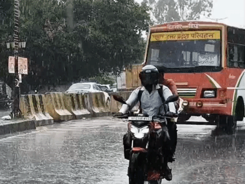 अमरोहा में दूसरे दिन भी तेज बारिश; पारा 12 डिग्री गिरा; भीषण गर्मी से राहत