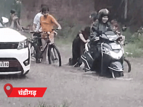 पंजाब-चंडीगढ़ में बारिश, तेज आंधी चली:  8 फीट पानी में फंसी टूरिस्ट बस, 13 बच्चे समेत 55 श्रद्धालु सवार थे – Chandigarh News
