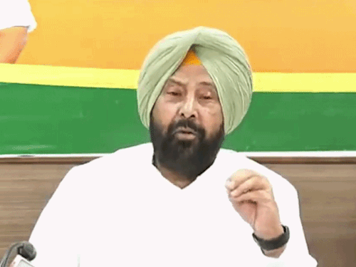 पंजाब की महिलाओं से 51 हजार की ठगी का आरोप:  भाजपा प्रदेश अध्यक्ष का AAP पर हमला, अब शर्तें लगाकर मुकर रही सरकार – Chandigarh News