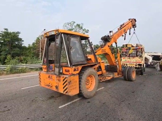 खन्ना में दो बोलेरो पिकअप की आपस में टक्कर:  हादसे में यूपी के निवासी की मौत, 5 लोग हादसे में घायल – Khanna News