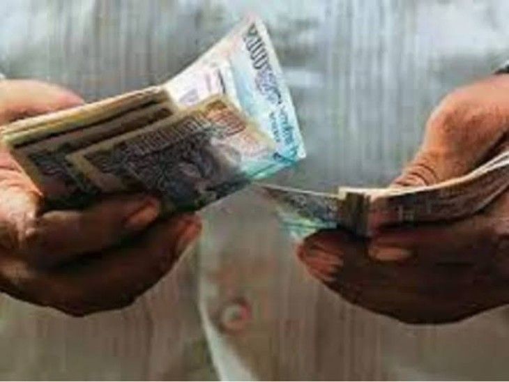 मथुरा में बिजली विभाग का बाबू रिश्वत लेते रंगे हाथ गिरफ्तार; एंटी करप्शन की बड़ी कार्रवाई