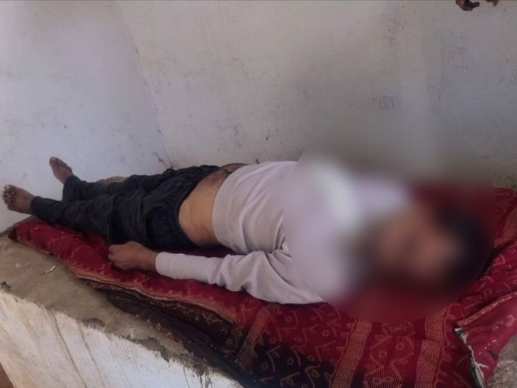 अशोकनगर में फंदे पर लटका मिला 45 वर्षीय व्यक्ति:  घर के पीछे पिलर पर बनाया था फंदा, अस्पताल में मृत घोषित – Ashoknagar News
