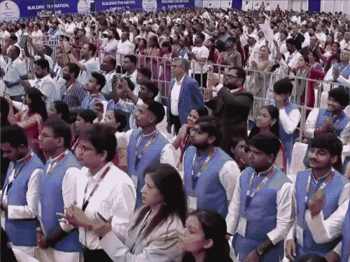 मोदी ने गुजरात में सेमीकंडक्टर प्लांट का उद्घाटन किया:  पीएम बोले- यहां हर साल 20 करोड़ चिप बनेंगी; 5 महीने में तीसरा प्लांट शुरू