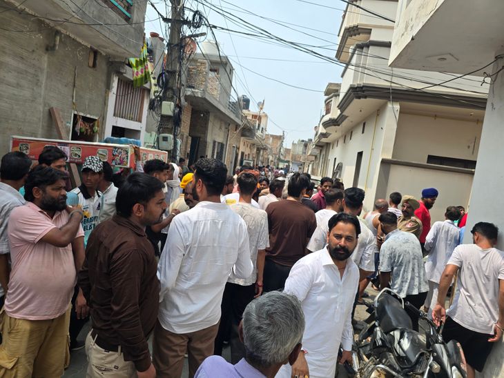अबोहर में अनैतिक गतिविधियों के शक पर हंगामा:  पुलिस की जांच में कमरा खाली मिला, लोगों ने CCTV फुटेज मांगी – Abohar News