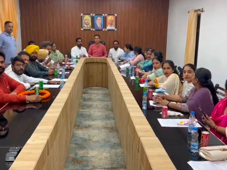 संगरूर में पुरानी अनाज मंडी पर पहली बैठक:  मंत्री अमन अरोड़ा बोले- सभी हितधारक अपने, लोगों की राय से निकलेगा समाधान – Sangrur News