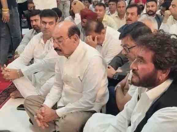 जालंधर मेयर विनीत धीर की माता की रस्म किरया:  राजनीतिक, सामाजिक हस्तियों ने दी श्रद्धांजलि, दिव्य ज्योति जागृति संस्थान ने किए प्रवचन – Jalandhar News