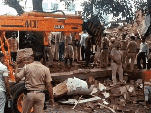 चंडीगढ़ बिल्डिंग हादसl- डिप्टी कमिश्नर से रिपोर्ट तलब:  मानवाधिकार आयोग: लिया सुओ मोटू, पुरानी इमारतों की होगी जांच, NDRF को सूचना में देरी पर सवाल – Chandigarh News