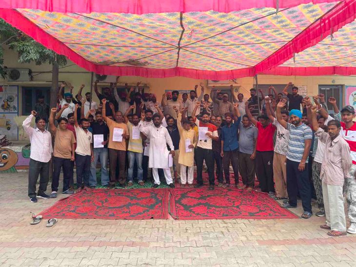 रोपड़ में सफाई कर्मियों की हड़ताल जारी:  कचरे के ढेर लगे, यूनियन बोली- सरकार झूठे वादों के सहारे नहीं चलती; आंदोलन तेज करने की चेतावनी – Ropar (Rupnagar) News