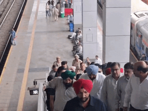 जालंधर कैंट रेलवे स्टेशन का जायजा लेने पहुंचे केंद्रीय मंत्री:  बिट्टू बोले- आधुनिक सुविधाओं से होगा लैस; जल्द PM मोदी करेंगे उद्घाटन – Jalandhar News