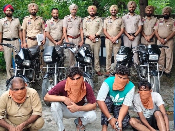 संगरूर पुलिस ने चोर गिरोह का पर्दाफाश किया:  चुराई गई 5 बाइक बरामद, छापेमारी में 410 लीटर लाहन ‍व 7 ग्राम चिट्टा बरामद – Sangrur News
