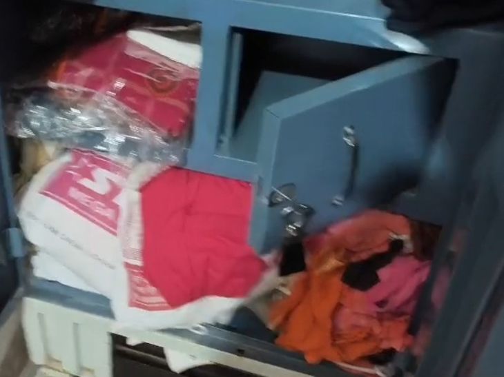 लुधियाना में शादी समारोह में गए परिवार के घर चोरी:  ताले तोड़कर चोर नकदी और गहने ले गए, समारोह से लौटा परिवार तो उड़े होश – Ludhiana News