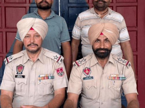जालंधर ग्रामीण पुलिस की बड़ी कार्रवाई:  309 ग्राम हेरोइन के साथ सफेद सफारी गाड़ी में सवार अमृतसर के दो नशा तस्करों को किया गिरफ्तार – Jalandhar News