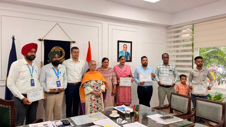 स्पेशल इंटेंसिव रिवीजन-2026 ने शानदार कार्य करने वाले जिले के बीएलओज को किया सम्मानित – Sangrur News