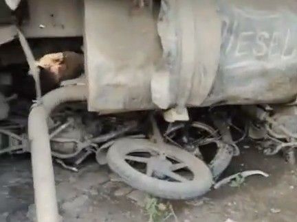 मंडी गोविंदगढ़ में दुकान में घुसा ट्रक, दो की मौत:  जान बचाने को कूदे चालक को दूसरे वाहन ने कुचला, चपेट में आए बाइकसवार की जान गई, एक घायल – Khanna News