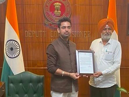 मोगा में उत्कृष्ट कार्य करने वाले बीएलओ सम्मानित:  SIR अभियान में दिया बेहतर योगदान; जिले में गणना प्रपत्रों का वितरण पूरा – Moga News