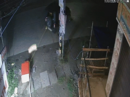 ओडिशा में ATM को थार से बांधकर उखाड़ा, VIDEO:  घसीटने लगे तो रस्सी टूटी, 3 चोर मिलकर मशीन नहीं उठा पाए; बिना कैश निकाले छोड़कर भागे