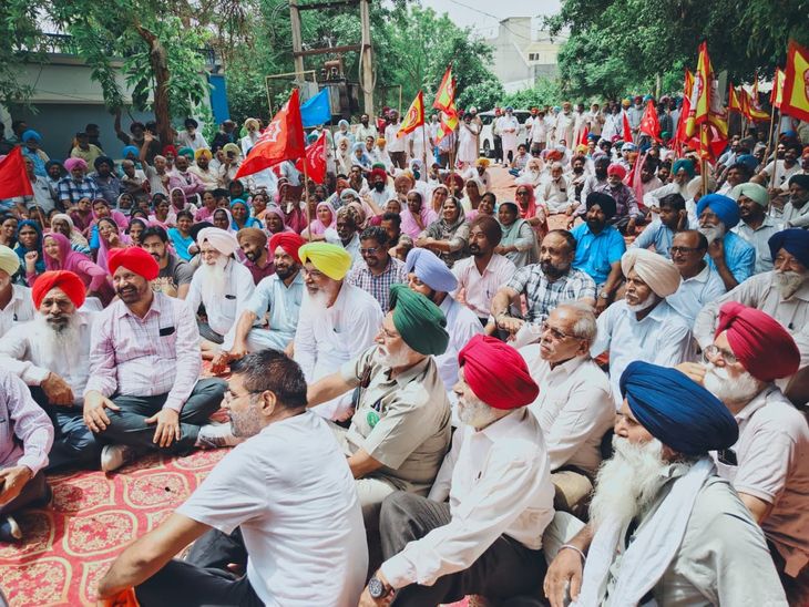 फरीदकोट में कर्मचारियों ने मंत्री बलजीत कौर का आवास घेरा:  मांगों की अनदेखी का लगाया आरोप; 17 जुलाई को चंडीगढ़ में महारैली का ऐलान – Faridkot News