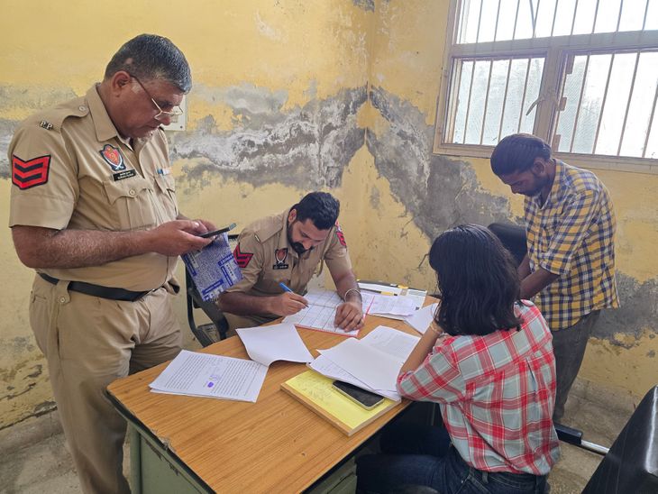 अबोहर में तूड़ी लदी ट्रैक्टर-ट्राली से टक्कर, बाइकसवार की मौत:  शादी समारोह में शामिल होने गया था, लौटते समय कुछ दूर पर ही हादसा – Abohar News