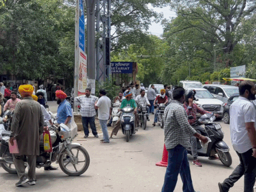 लुधियाना में निहंग सिंहों का बड़ा प्रदर्शन:  DC दफ्तर के बाहर फिरोजपुर रोड पूरी तरह जाम, 3 साल पुराने कत्ल मामले में इंसाफ की मांग – Ludhiana News