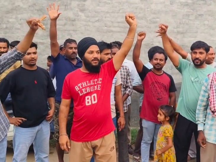 संगरूर में सीवरेज भराव पर भड़के लोग:  बोले- घरों के सामने भरे गंदे पानी से हो रहे बीमार, विधायक वादा किया, फिर देखने भी नहीं आईं – Sangrur News