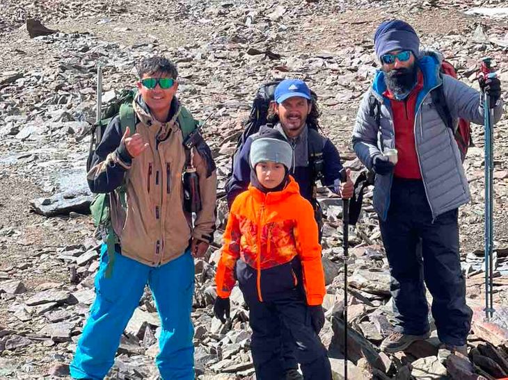 रोपड़ के 7 वर्षीय तेगबीर ने पर्वतारोहण में रचा ​इतिहास:  6111 मीटर ऊंचे माउंट यूनम पर फहराया तिरंगा, मुबई के काम्या कार्तिकेयन का रिकॉर्ड तोड़ा – Ropar (Rupnagar) News