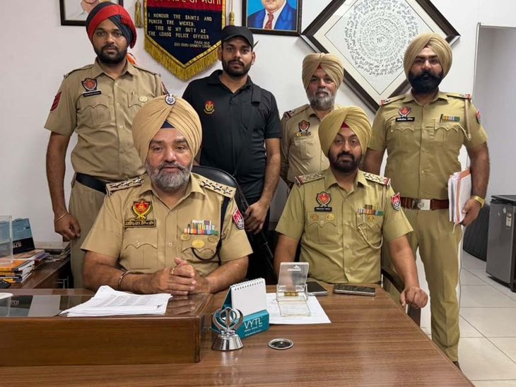 मोहाली में पुलिस हथियारों के साथ तीन को दबोचा:  चार अवैध पिस्टल, नौ कारतूस बरामद, चेकिंग अभियान के दौरान हुई गिरफ्तारी – Mohali News
