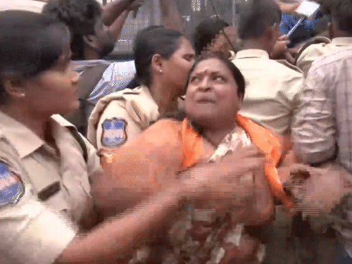 हैदराबाद में हिंदू छात्र को कलमा पढ़ने का होमवर्क दिया:  परिजन ने विरोध दर्ज कराया तो टीचर ने माफी मांगी, VHP का स्कूल के बाहर प्रदर्शन