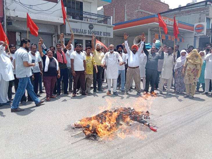 मोगा में नगर निगम कर्मचारियों की हड़ताल 10वें दिन जारी:  पंजाब सरकार का पुतला फूंका, यूनियन प्रधान बोले- मांगें न मानीं तो आंदोलन होगा तेज – Moga News