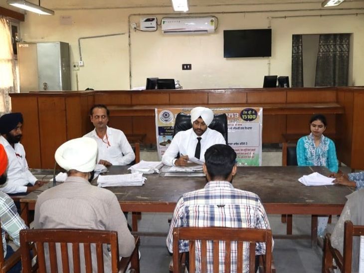 अमृतसर लोक अदालत में 14 साल पुराना विवाद सुलझा:  391 में 37 मामलों का तुरंत हुआ निपटारा, 51 लाख रुपए के समझौते हुए – Amritsar News