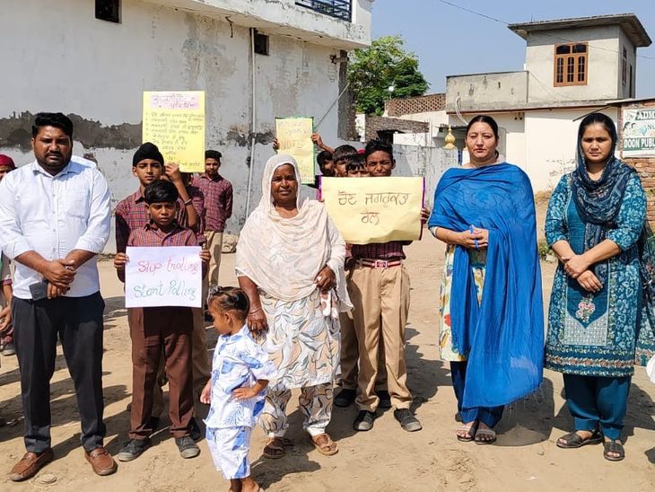 तरनतारन में स्कूली छात्रों ने संभाली SIR की कमान:  100% वोटर रजिस्ट्रेशन घर-घर जगा रहे अलख, प्रक्रिया के बारे में दी जानकारी – tarn-taran News