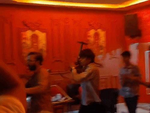 कानपुर के हुक्का बार में हाईवोल्टेज ड्रामा, VIDEO: नशे में धुत युवकों ने हुक्के से हमला कर युवक का सिर फोड़ा