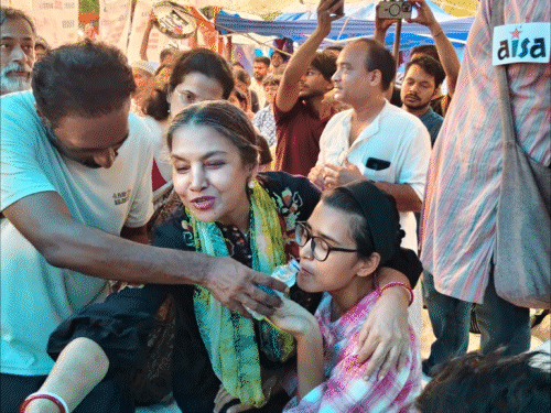 Jantar Mantar Parliament March | Shabana Azmi Prakash Raj Support CJP