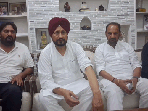पूर्व CM चरणजीत सिंह चन्नी का एक्शन:  अनुशासनहीनता के आरोप में कई नेता पार्टी से निष्कासित; गुटबाजी बर्दाश्त नहीं होगी – Ludhiana News