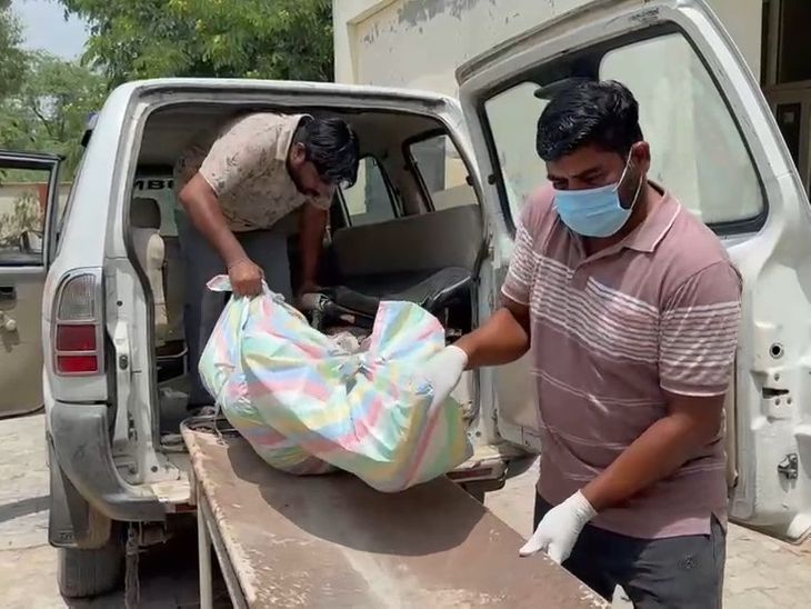 फाजिल्का में बार्डर पर नहर में मिला महिला का शव:  पहचान नहीं, गले में कसा था दुपट्टा-शरीर पर चोट के निशान, हत्या कर फेंकने की आशंका – Fazilka News