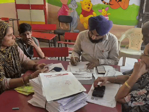 पंजाब SIR में 83.53% वोट डिजिटाइज्ड:  मानसा 93.38% के साथ टॉप, अमृतसर सबसे फिसड्डी; फॉर्म नहीं मिलने पर BLO से करें संपर्क – Ludhiana News