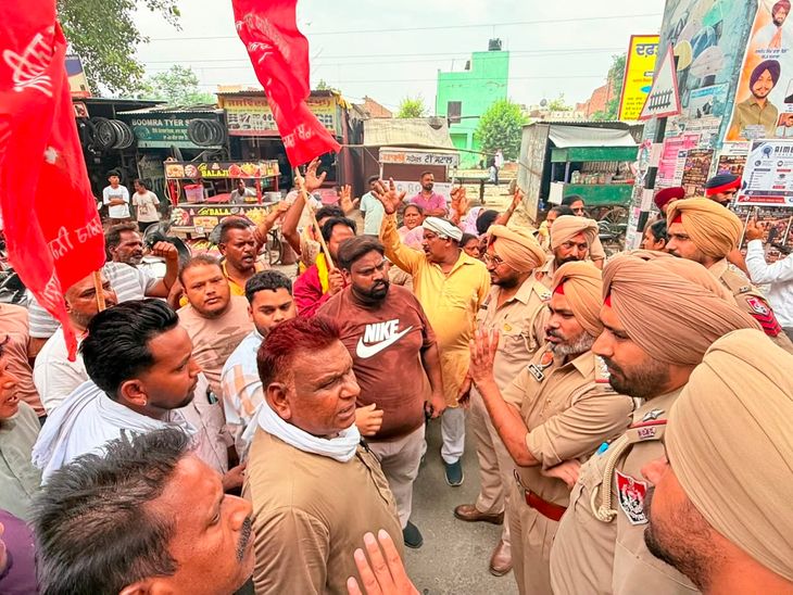 बरनाला में सफाई सेवकों और पुलिस में झड़प:  कचरा उठाने का विरोध करने पर बढ़ा तनाव; एसडी कॉलेज के पास दिया धरना – Barnala News