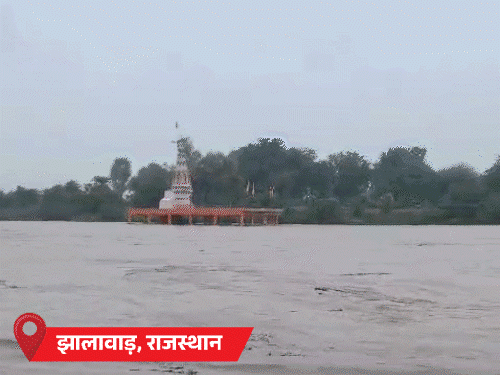 देशभर में मानसून का तांडव: जम्मू-कश्मीर में बाढ़ से 23 मौतें, कई राज्यों में रेड अलर्ट