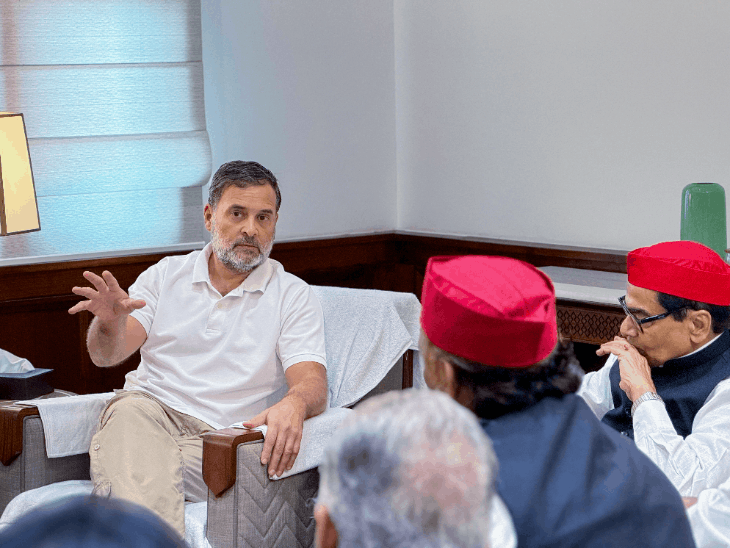 राहुल बोले- पीएम एजुकेशन सिस्टम की बर्बादी के जिम्मेदार:  छात्रों की 3 मांगें- प्रधान को हटाएं, स्टूडेंट्स से हिंसा करने वालों के खिलाफ एक्शन लें