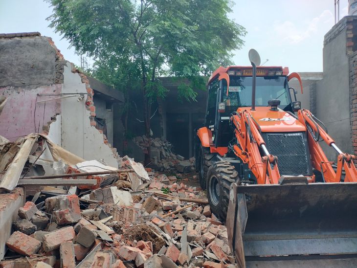 बठिंडा में नशा तस्कर के खिलाफ एक्शन:  सरकारी जमीन से हटाया अवैध कब्जा, पहले से 10 केस दर्ज; हेरोइन सप्लाई में शामिल – Bathinda News