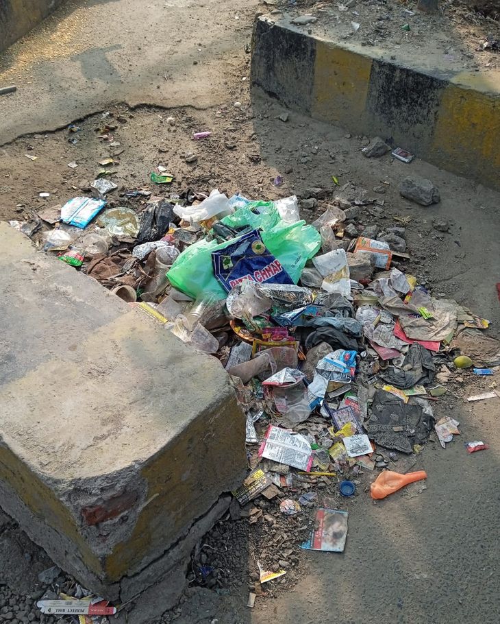 महा सिंह गेट चौक पर लगा कूड़े का ढेर – Amritsar News